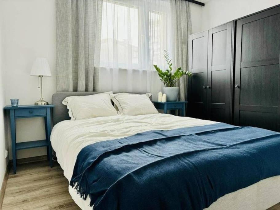 Apartment With Balcony Near Bulwary Wislane Wwa67 Warsaw